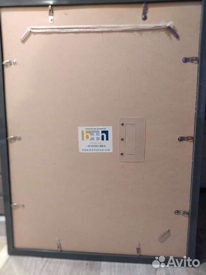 Картина в раме под стеклом