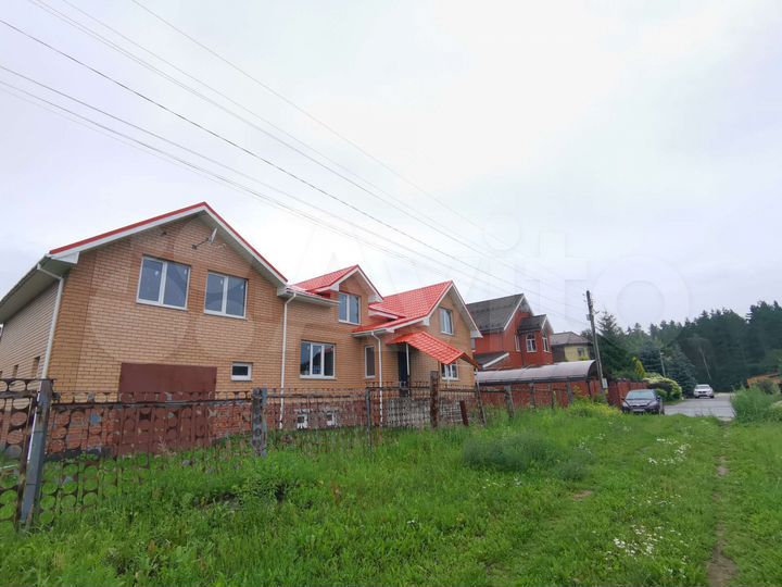 Дом 323 м² на участке 17,3 сот.