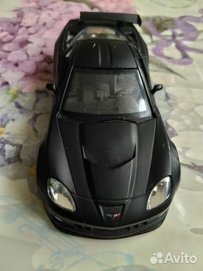 Моделька машинки Chevrolet Corvette