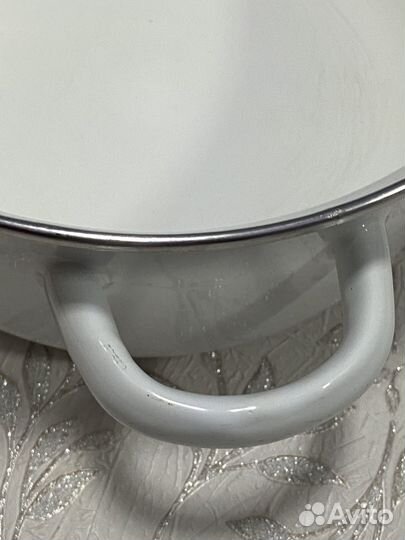 Кастрюля эмалированная без крышки