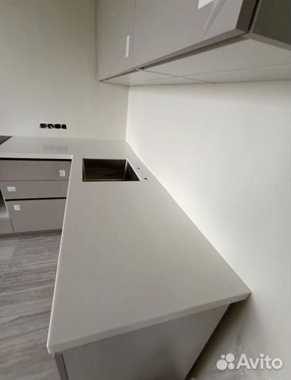 Кухня выставочный образец угловая