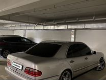 Mercedes-Benz E-класс 2.4 AT, 1998, 170 000 км, с пробегом, цена 590 000 руб.