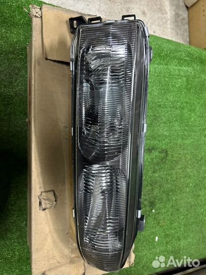 Фара передняя правая Mitsubishi Galant E5