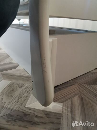 Детская кроватка с универсальным маятником