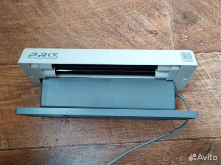 Инфракрасный детектор валют PRO-12