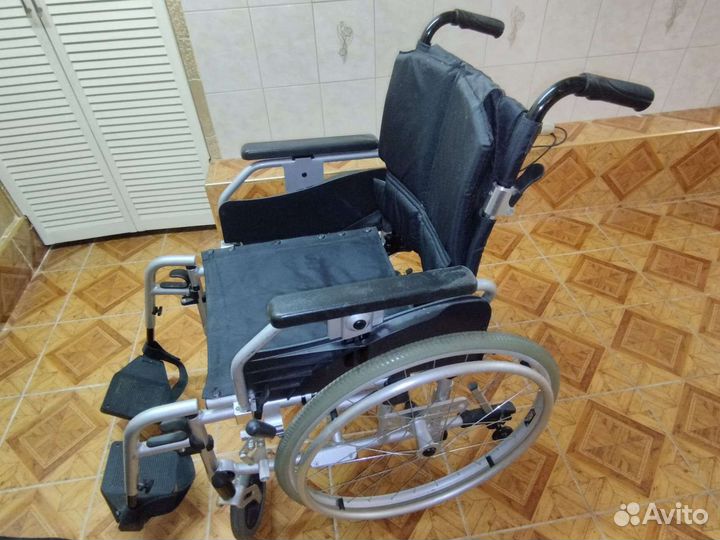 Коляска инвалидная