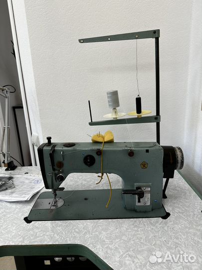 Швейная машина для средних и легких материалов