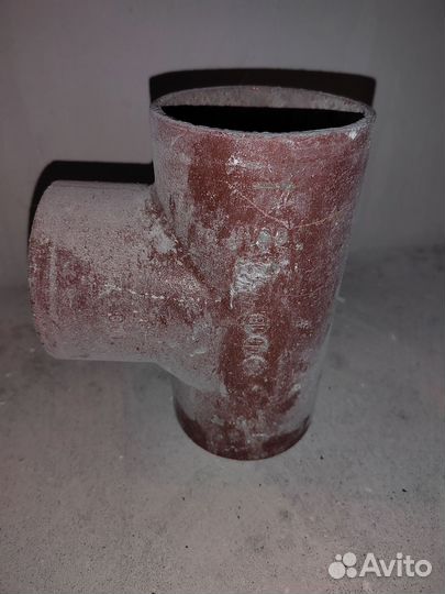 Тройник для туалета