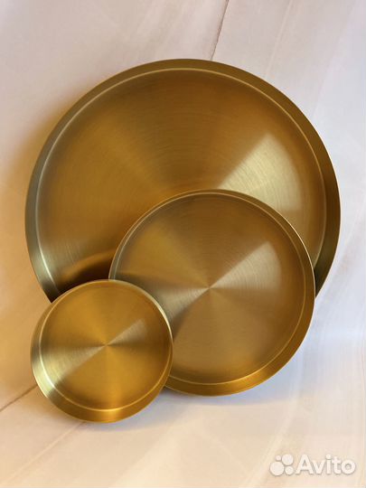 Набор золотых интерьерных подносов