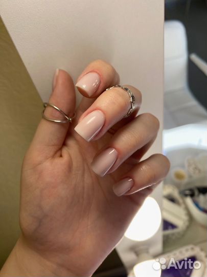 Модель на ногти