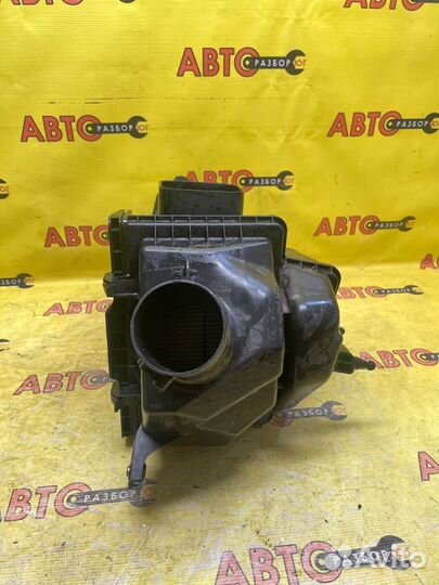 Корпус воздушного фильтра Nissan Fuga Y50 VQ35DE