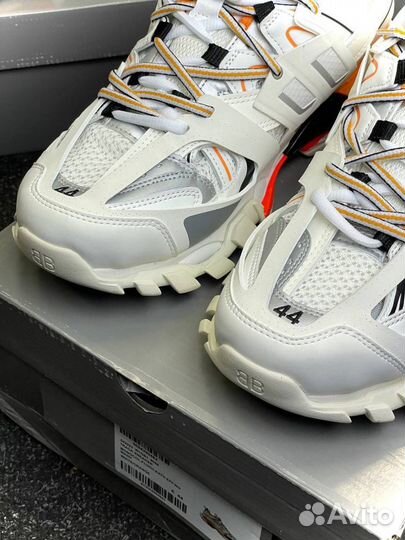 Balenciaga track