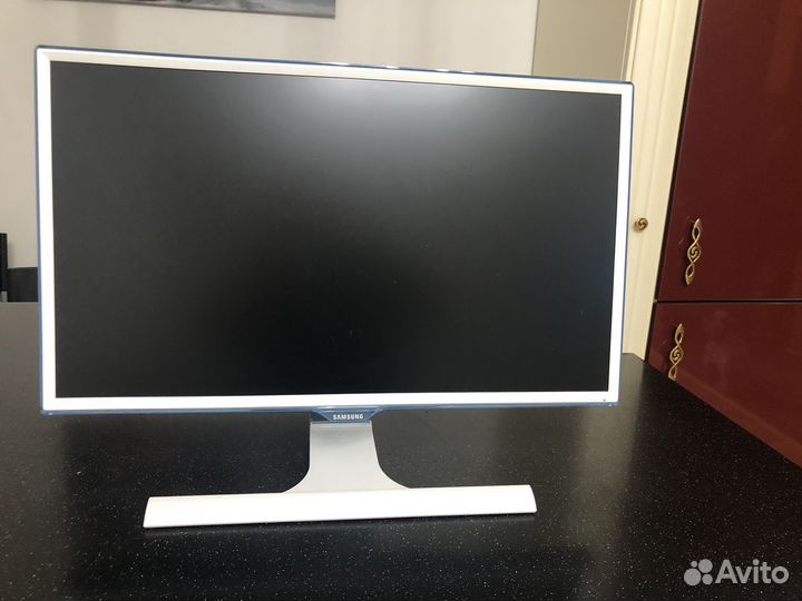 Монитор Samsung 24 белый