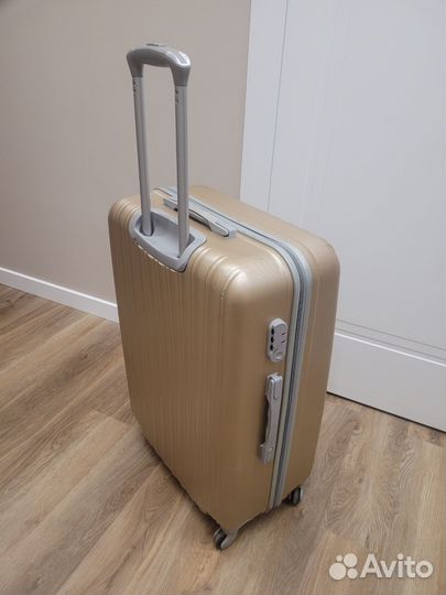 Чемодан на колесах большой
