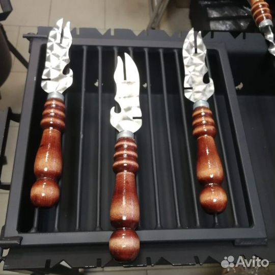 Нож для снятия мяса с шампура с деревянной ручкой