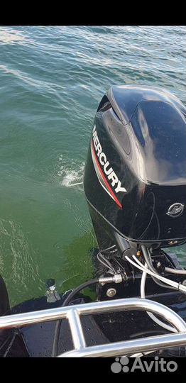 Продам лодку с мотором