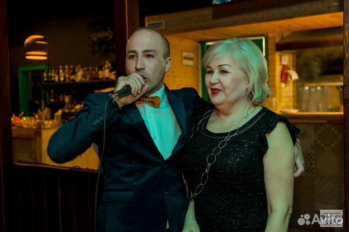 Певец. Живой вокал