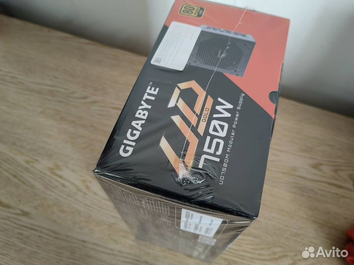 Блок питания gigabyte GP-UD750GM 750W