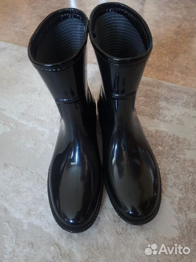 Резиновые сапоги
