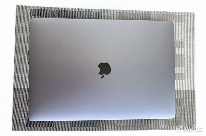 Macbook pro 15 2019 i9