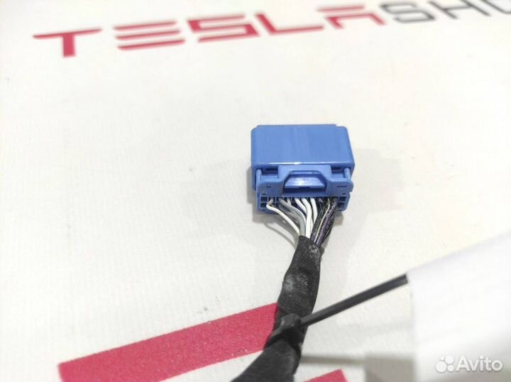 Разъем (фишка) проводки Tesla Model X 2019