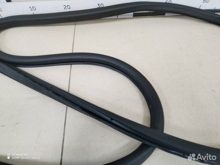 Уплотнитель проема двери задней левой Volkswagen T