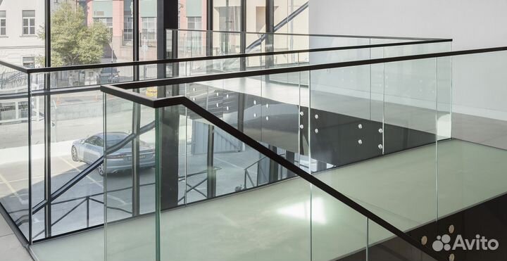 Стеклянные ограждения перил