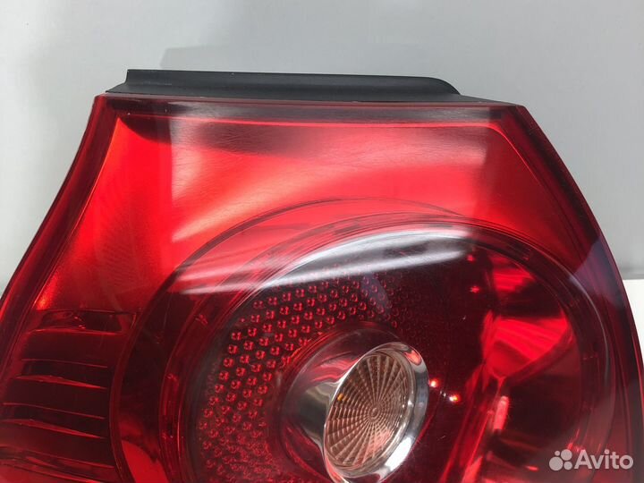 Фонарь задний левый внешний Гольф 5 1K6945095Q