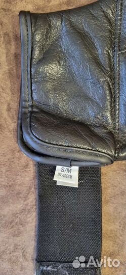 Настенное крепление, перчатки