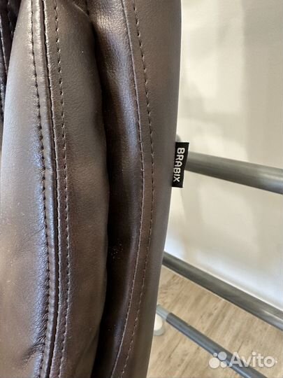 Офисное кресло руководителя