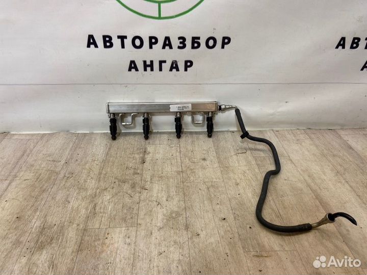 Топливная рампа в сборе Ford Focus qqdb (1.8) 2006