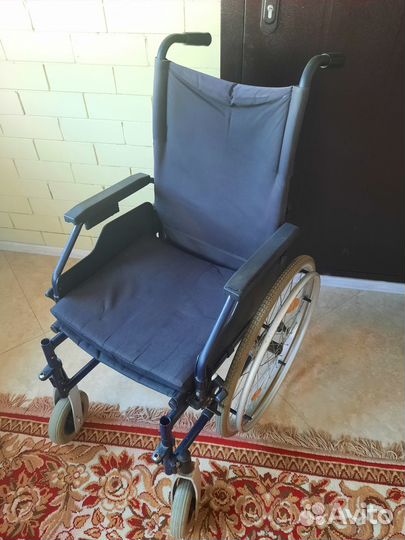 Инвалидная коляска