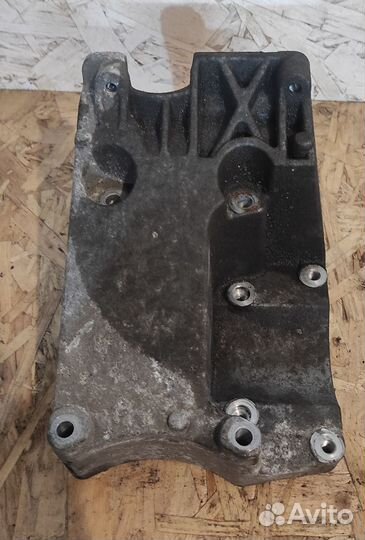 Кронштейн кондиционера Ford Focus 2 1.6