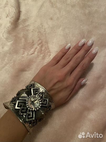 Браслет на руку