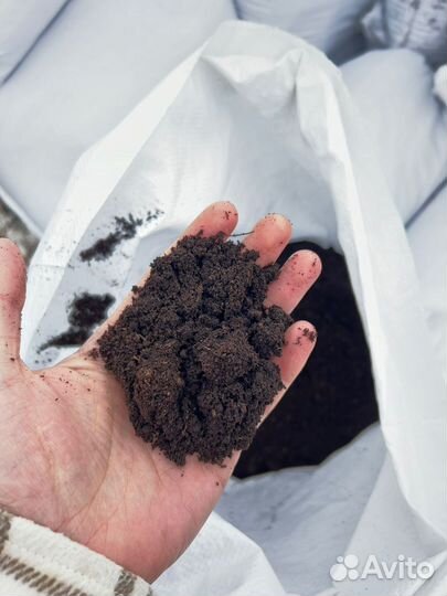 Земля плодородная садовая в мешках