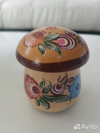 Деревянная шкатулка