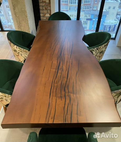 Обеденный стол