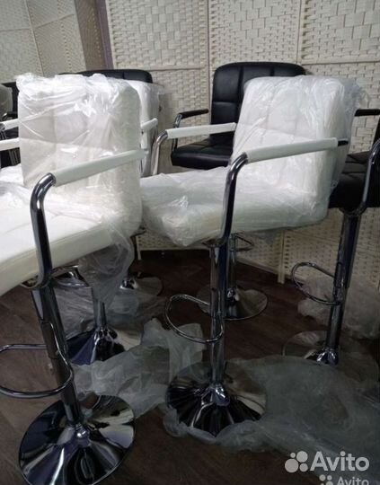 Барный стул.Стул визажиста
