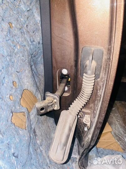 Дверь задняя левая skoda rapid коричневая