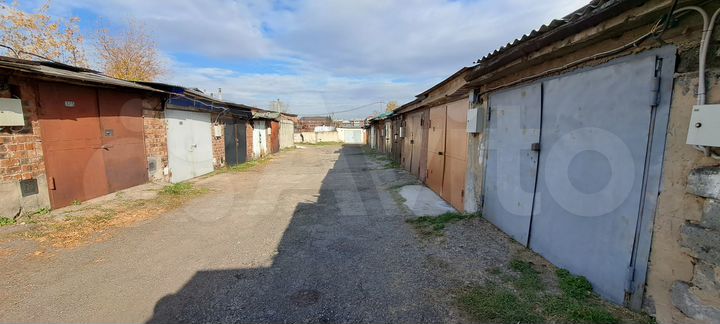 Гараж, > 30 м²