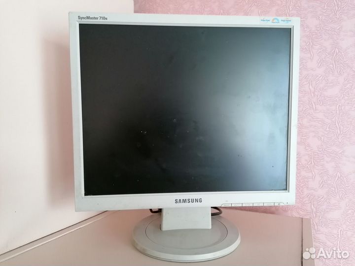 Монитор samsung 710N