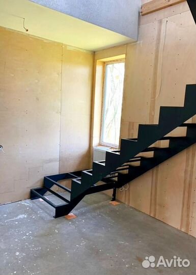 Метлличесакую лестницу Изготовим