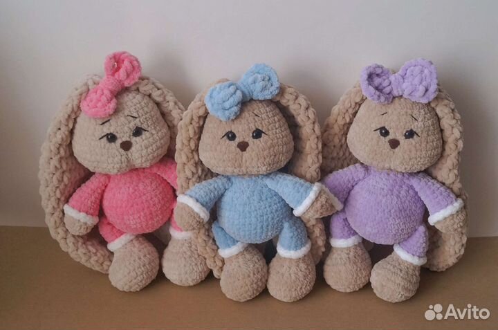 Зайка вязаная игрушка, символ 2023 года, амигуруми