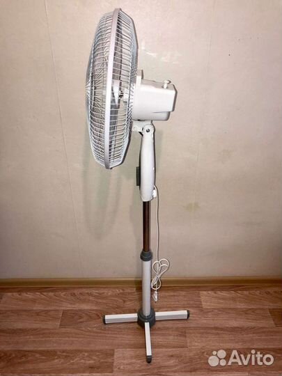 Новый Вентилятор напольный Kubic Breeze