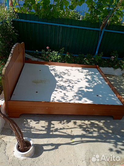 Кровать двухспальная