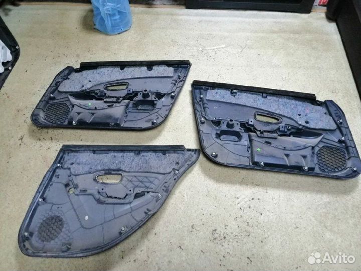 Обшивка двери Nissan Almera G15