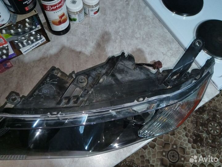 Продаю фару, левая, оригинал, стекло замена
