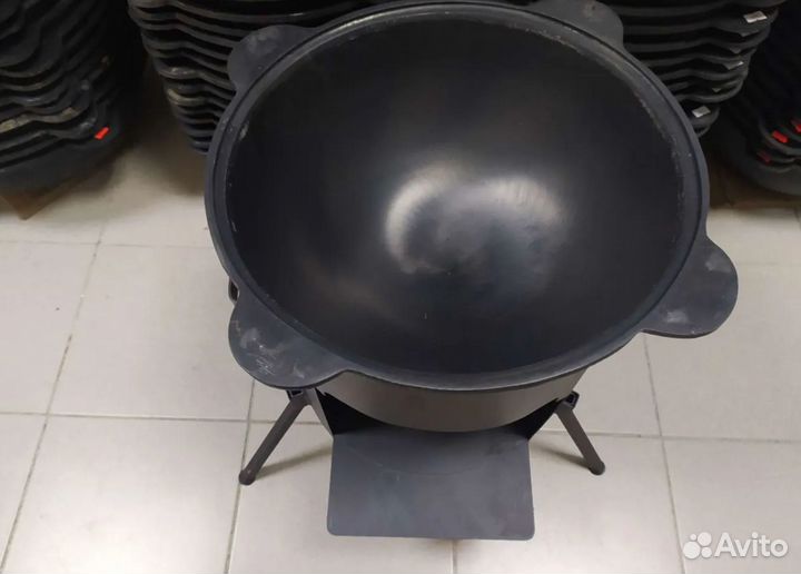 Казан чугунный с печкой