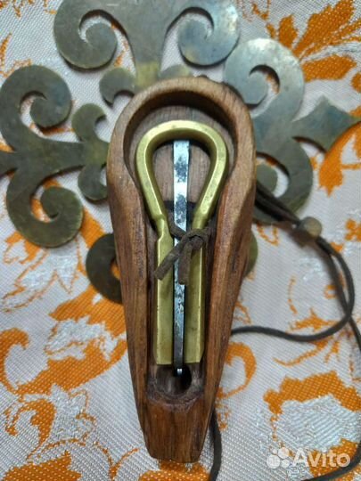 Старинный музыкальный интструмент Варган, хомус