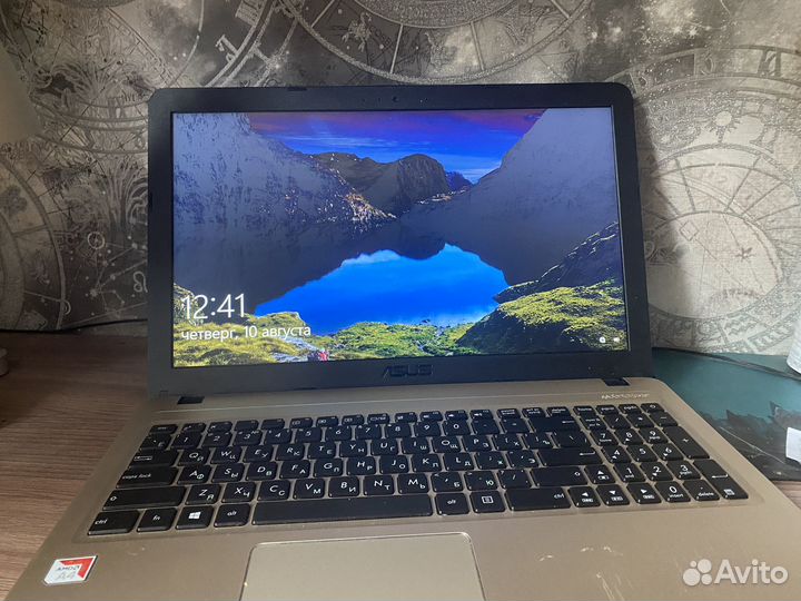Ноутбук asus